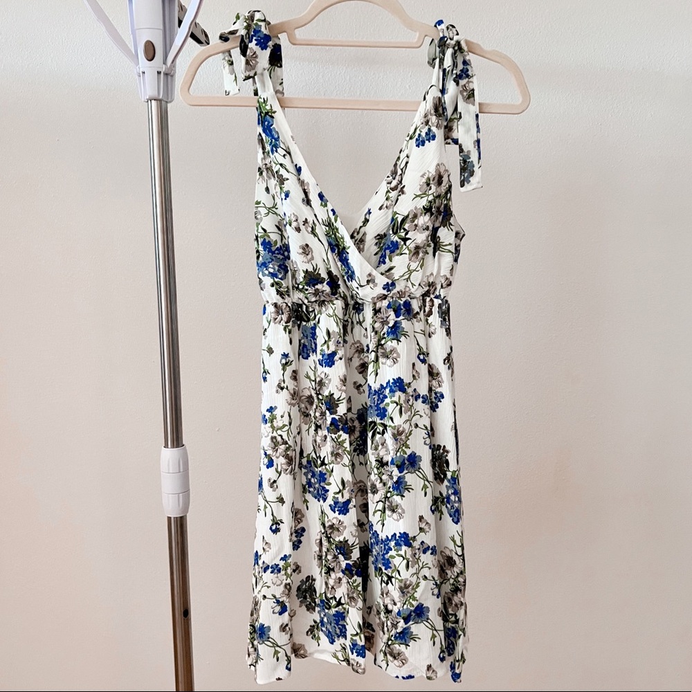 Lulus Let Your Love Grow White Floral Tie-Strap Sundress | Size Small